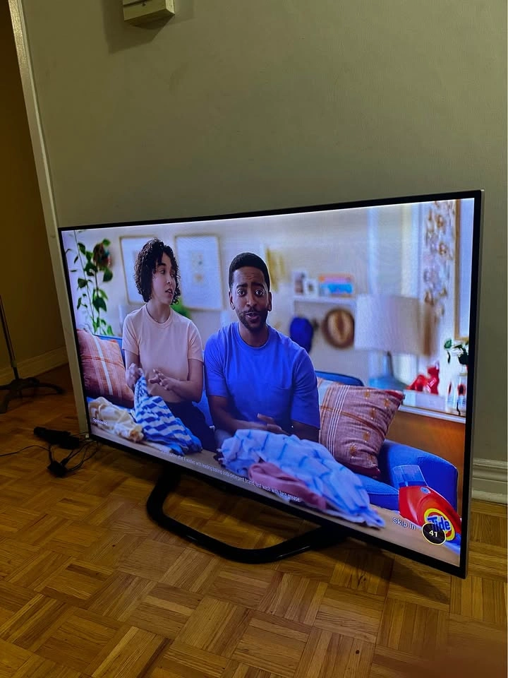 LG 55" Smart TV with Roku - photo 2
