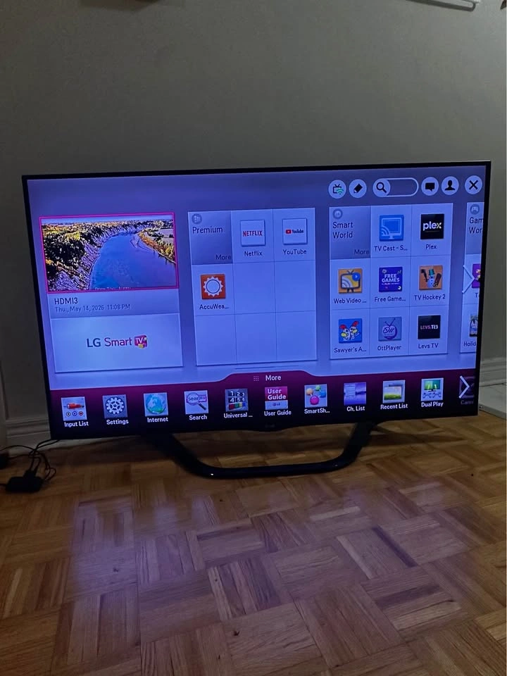 LG 55" Smart TV with Roku - photo 3