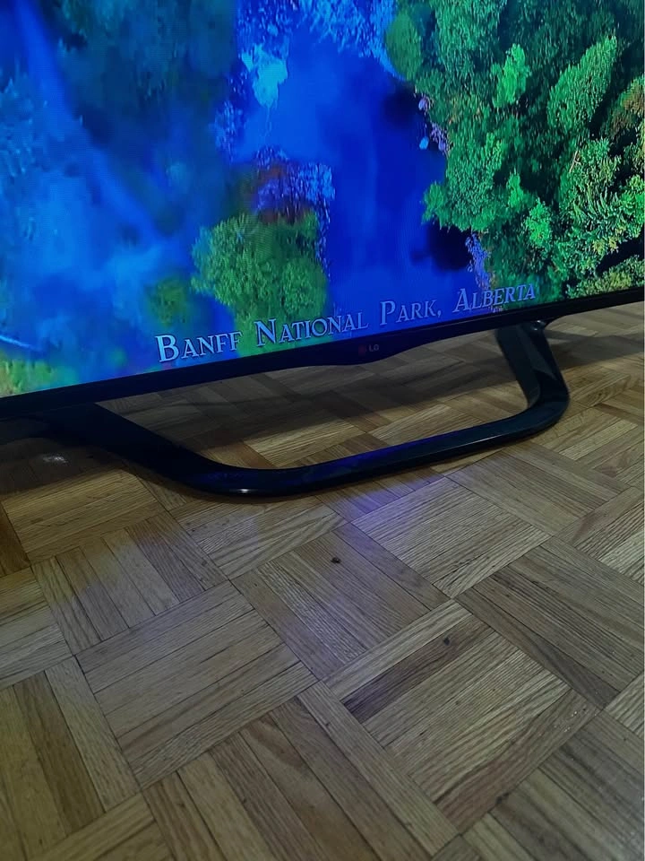 LG 55" Smart TV with Roku - photo 5