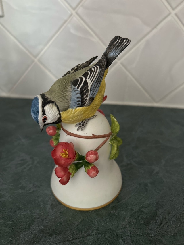 Franklin Mint Figurine Bells - Birds & Floral - photo 3