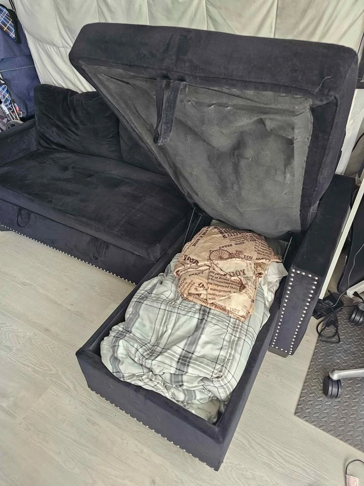 Black Sectional Sofa w Storage & Pull-out Bed - photo 3