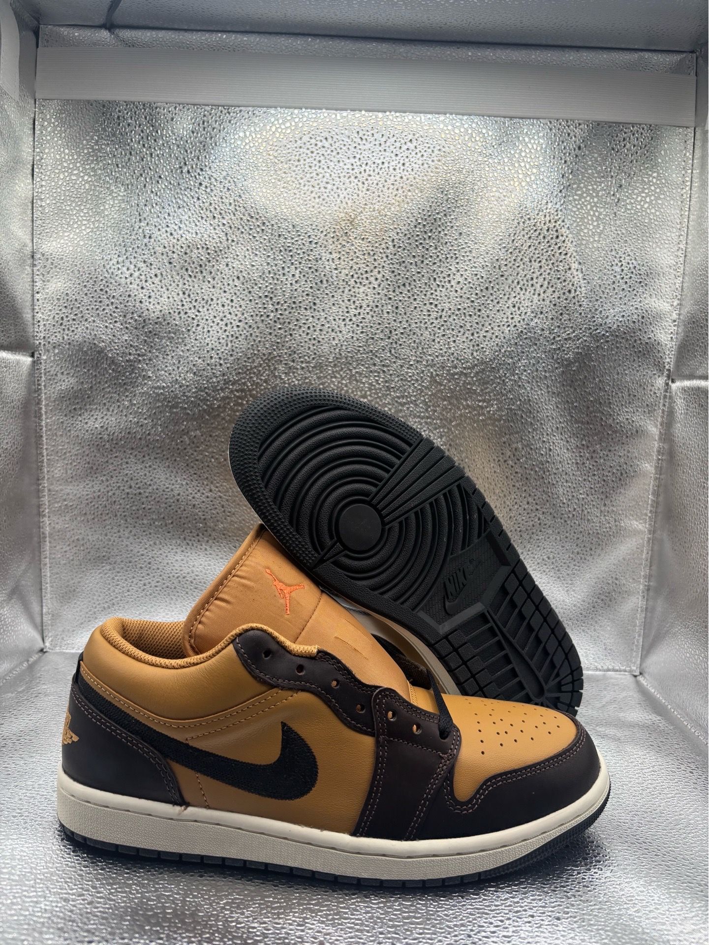Air Jordan 1 Low SE Flax Baroque Brown