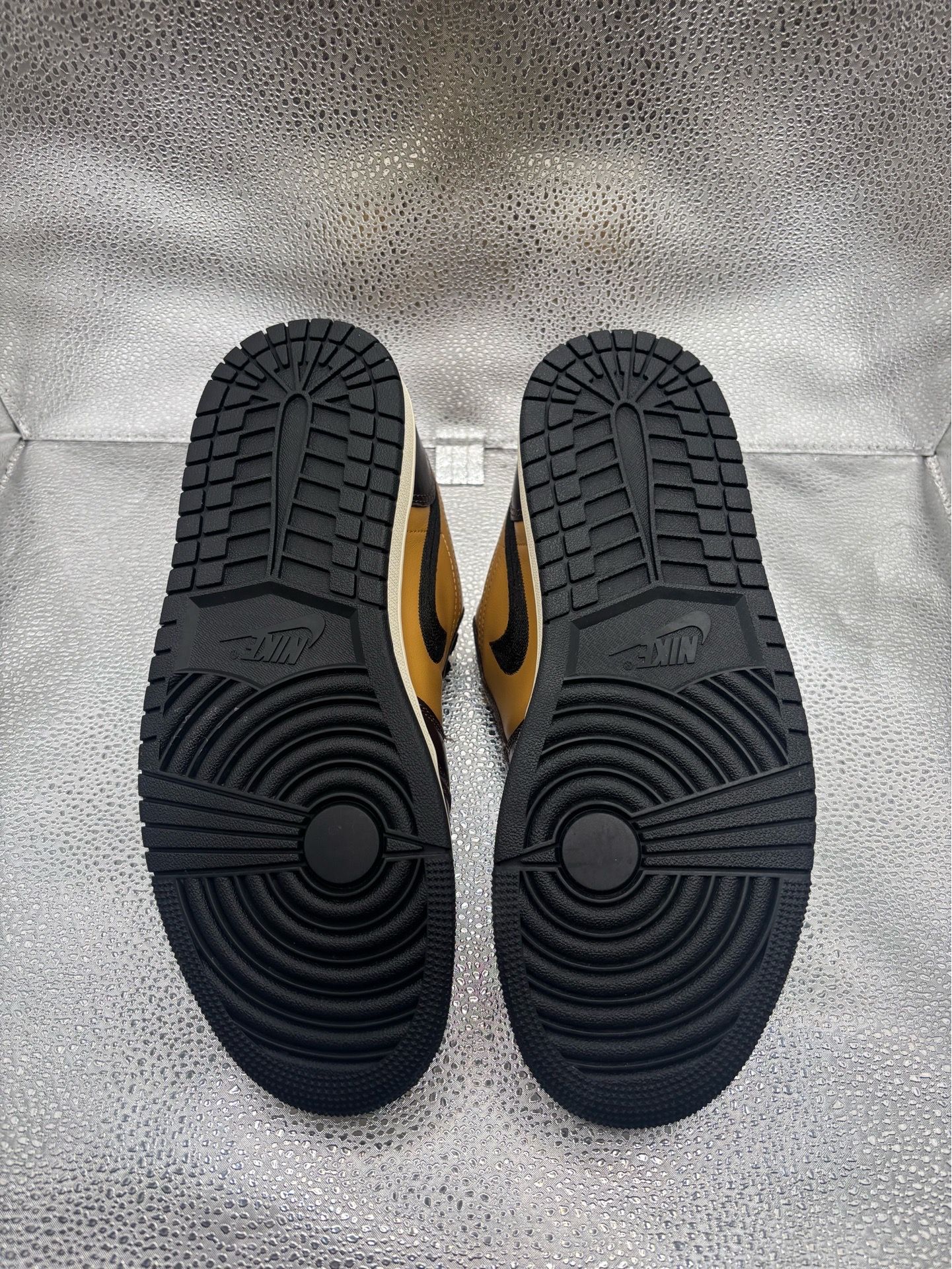 Air Jordan 1 Low SE Flax Baroque Brown - photo 3