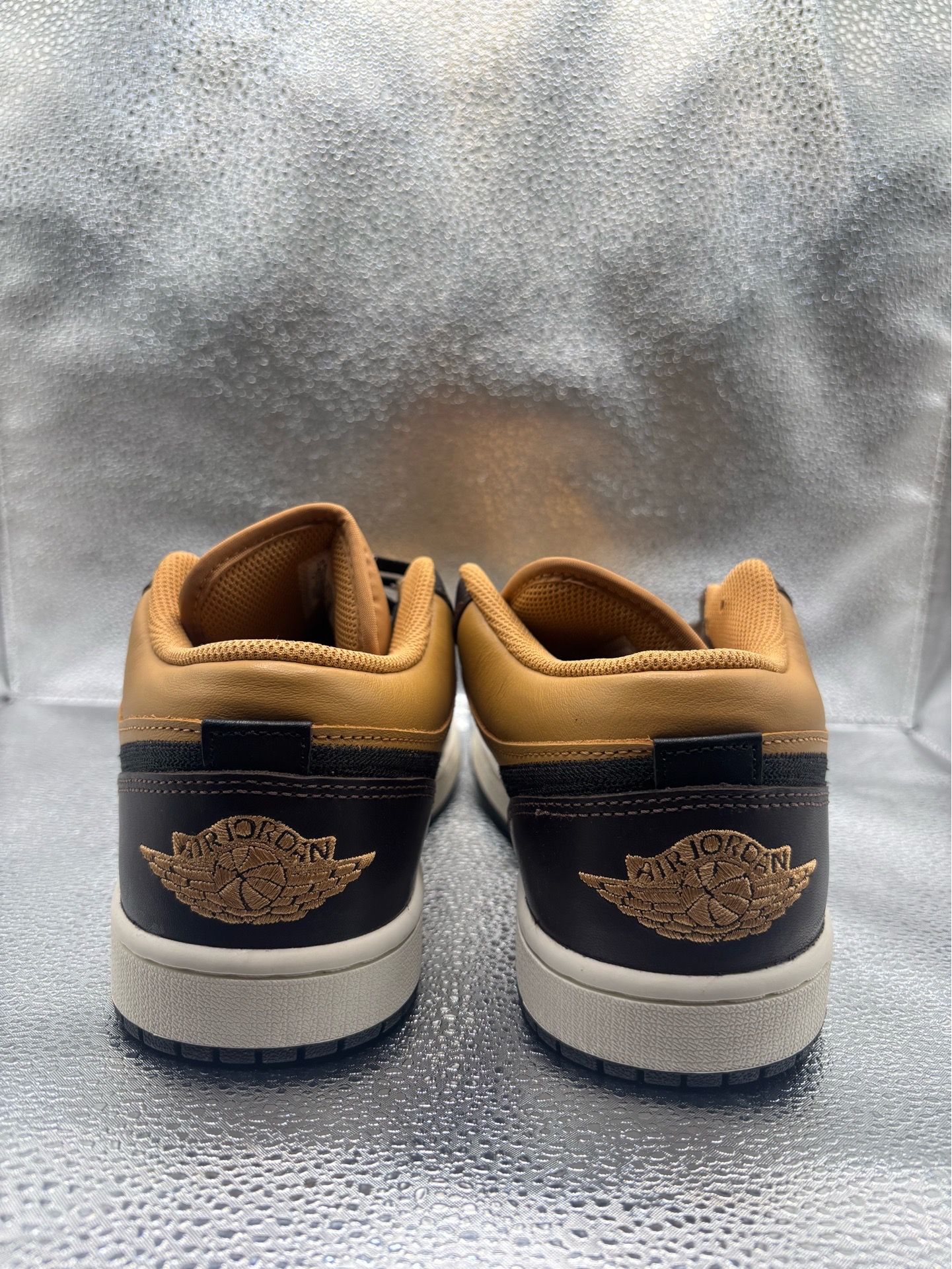 Air Jordan 1 Low SE Flax Baroque Brown - photo 4