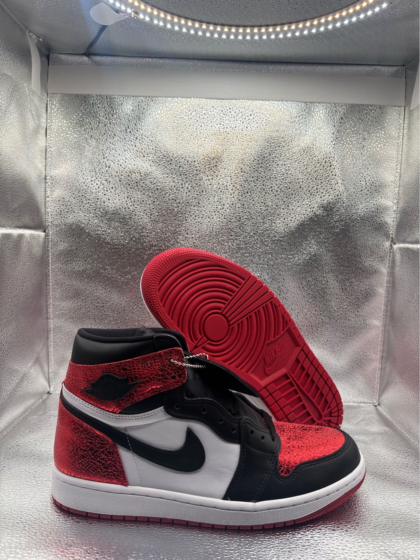 Air Jordan 1 High Ruby