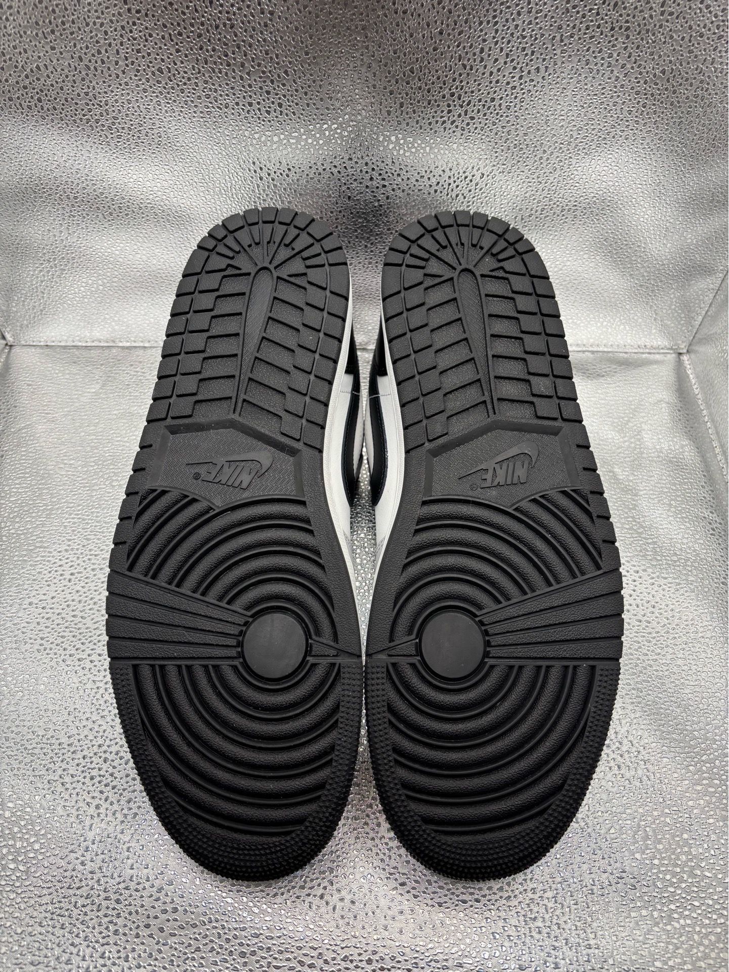 Air Jordan 1 Low Neutral Grey Infrared - photo 3