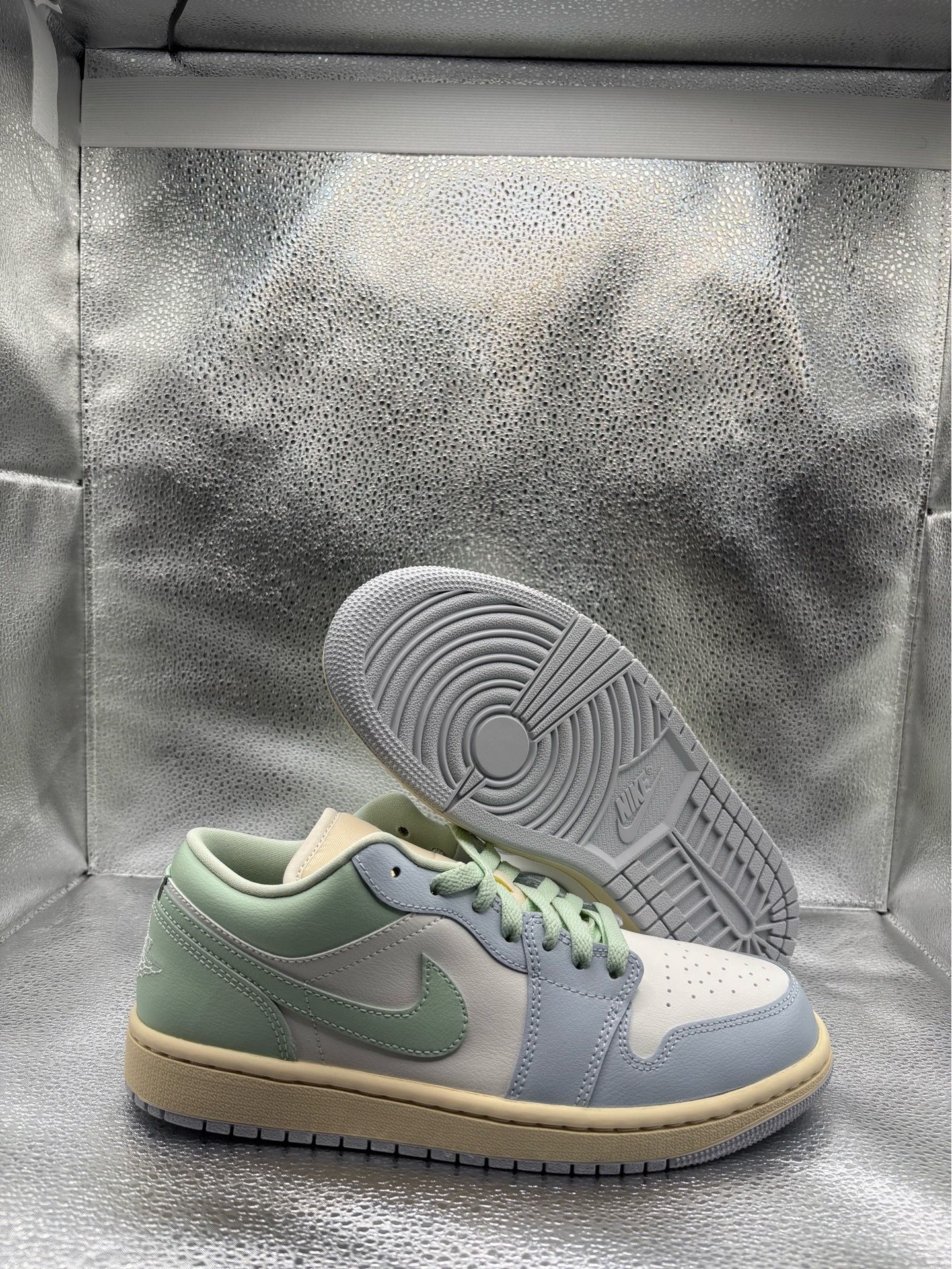 Air Jordan 1 Low Sail Jade Aura