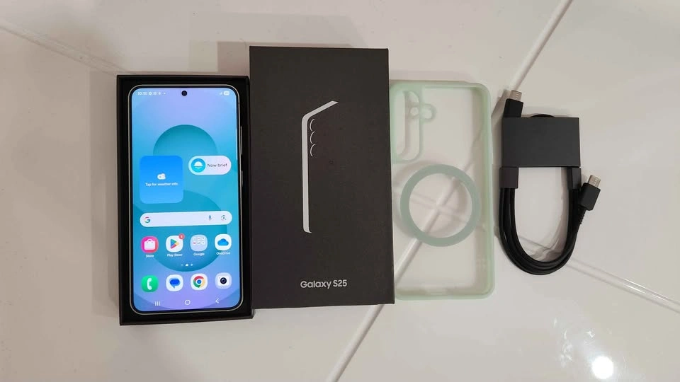Samsung S25 – Mint Condition, Like New - photo 4
