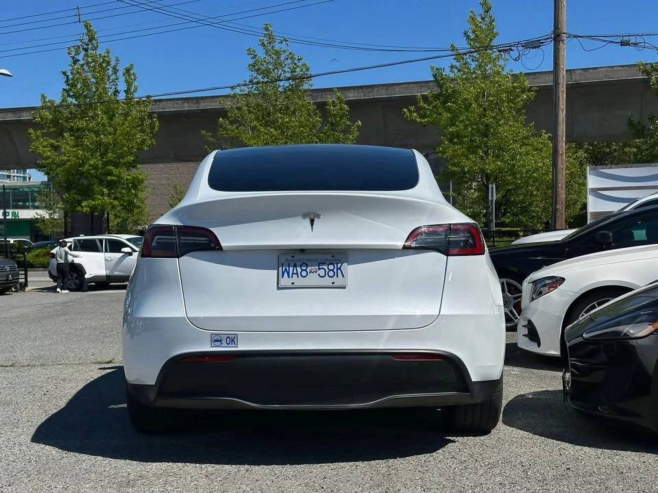2023 Tesla Model Y Standard Range RWD - photo 3