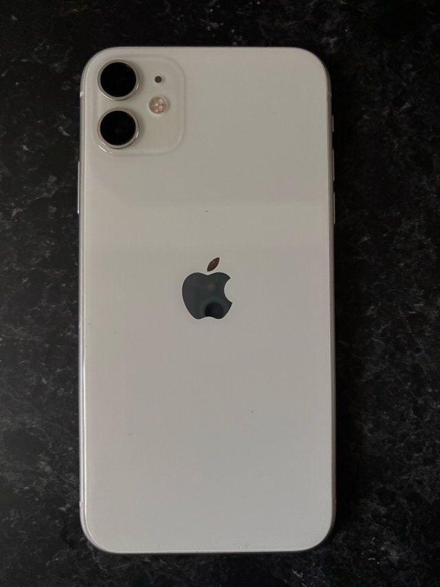 Apple iPhone 11