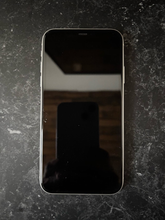Apple iPhone 11 - photo 2