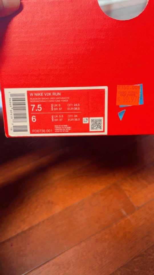Nike shoes size 7.5 - photo 2