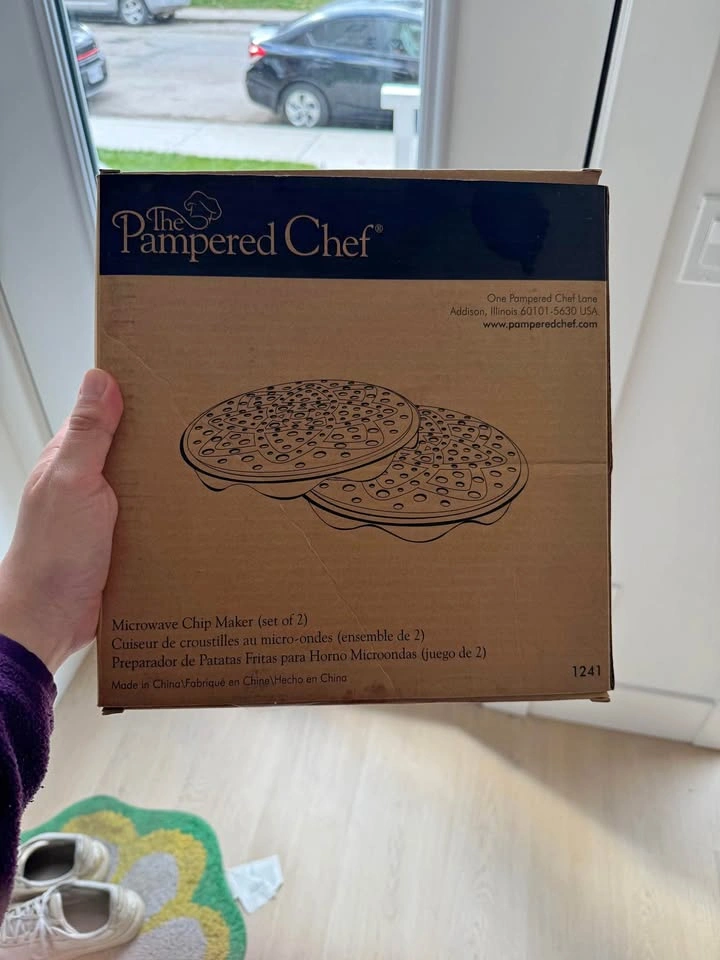 Pampered Chef Microwave Chip Maker