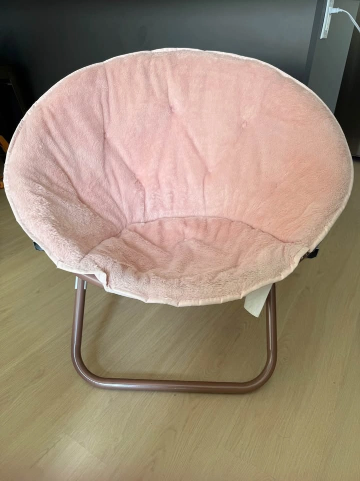 Pink Folding Chair - photo 2