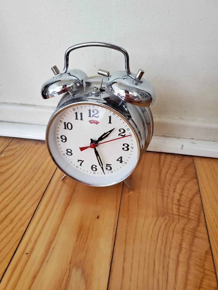 Mechanical alarm clock