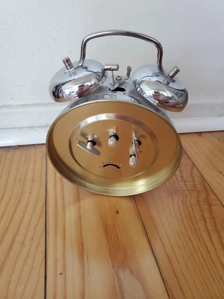 Mechanical alarm clock - photo 2
