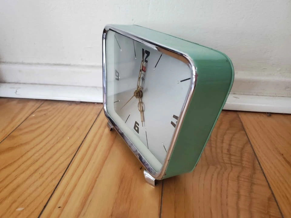 Vintage style mechanical clock - photo 2