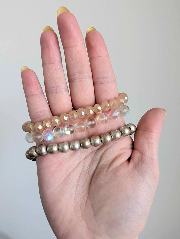 Assorted bracelets - photo 5
