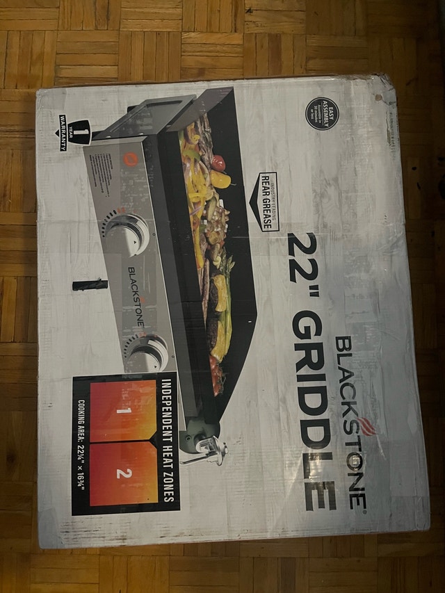22” Blackstone Griddle with 8 piece cleaning set