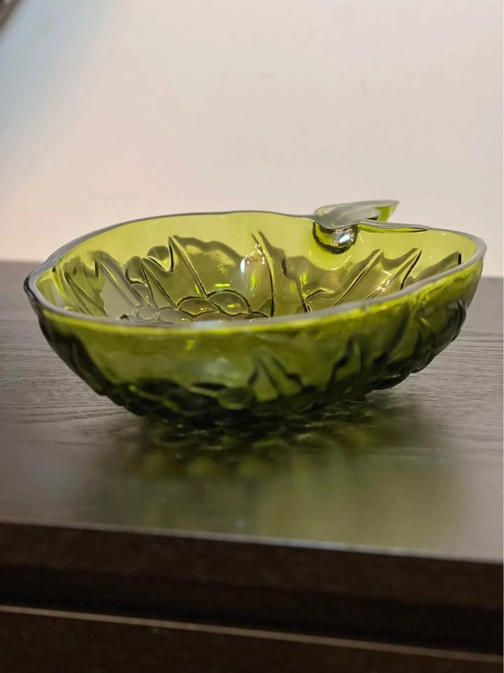 Vintage Indiana Glass Avocado Green Fruit Bowl - photo 3