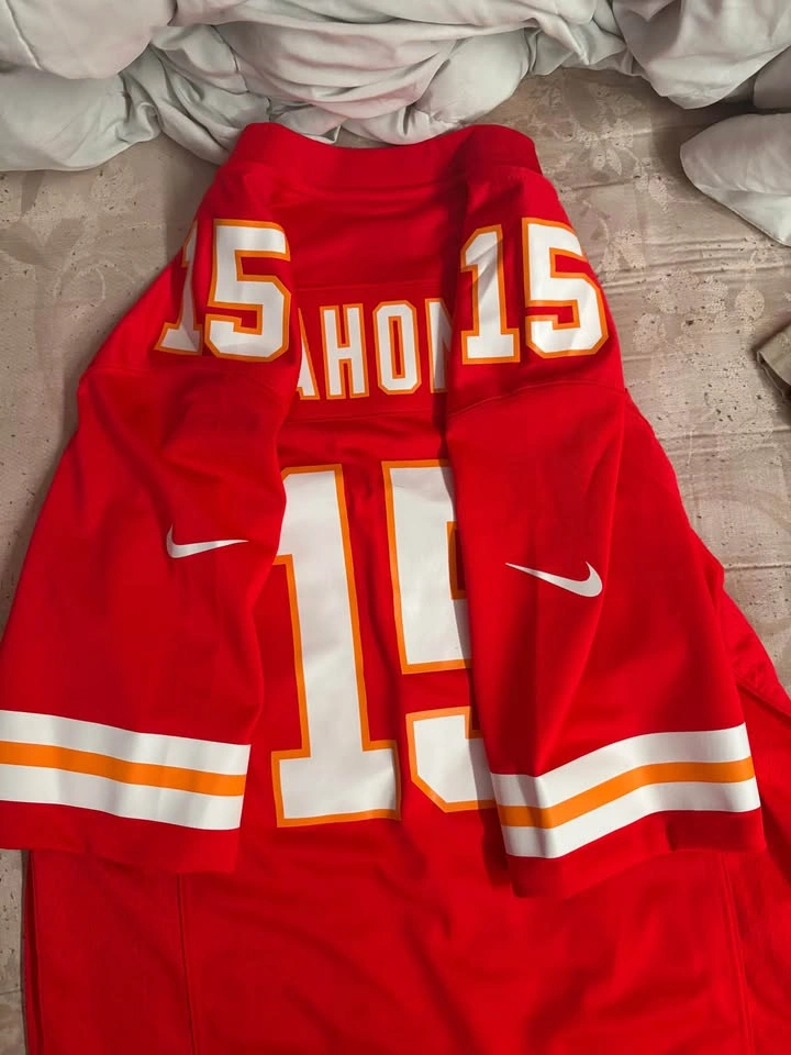 Kansas City Chiefs Patrick Mahomes Jersey - Men's Medium - photo 3