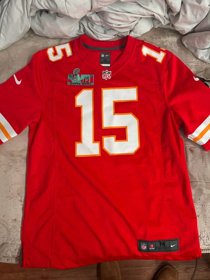 Kansas City Chiefs Patrick Mahomes Jersey - Men's Medium - photo 4