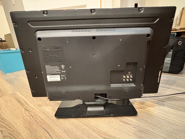 Philips 26 inch LCD TV with HDMI and PC inputs - photo 2