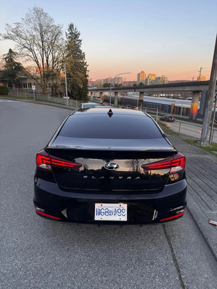 2020 Hyundai Elantra - photo 5
