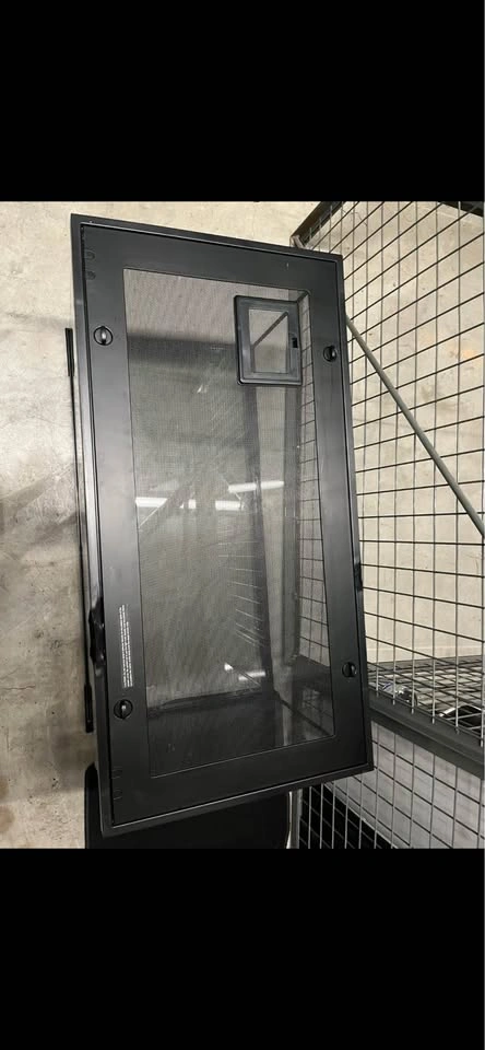 50 Gallon Glass Terrarium w/ Locking Lid - photo 2
