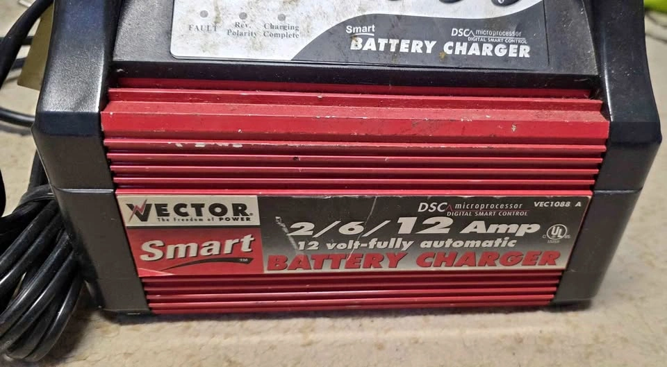 Vector Smart Battery Charger VEC1088A 2/6/12 Amp 12V