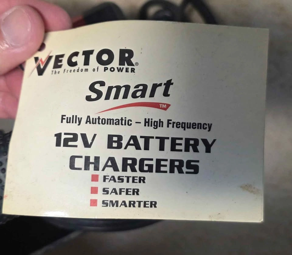 Vector Smart Battery Charger VEC1088A 2/6/12 Amp 12V - photo 3