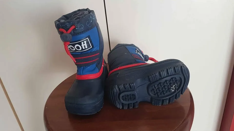Winter Boots Size 5 Toddler image indicator(2)