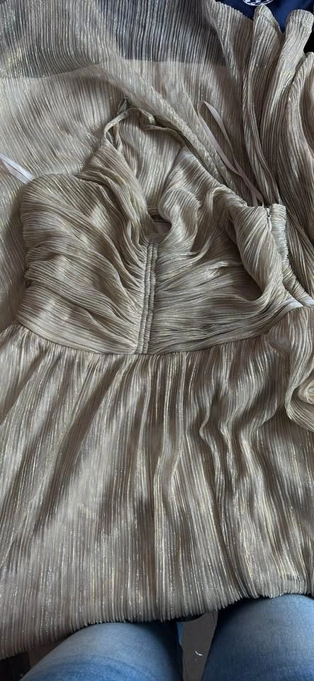 Le Chateau Gold Shimmer Halter Maxi Dress - photo 3