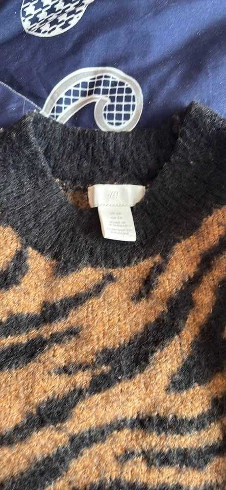 H&M Tiger Print Knit Sweater XS - photo 2