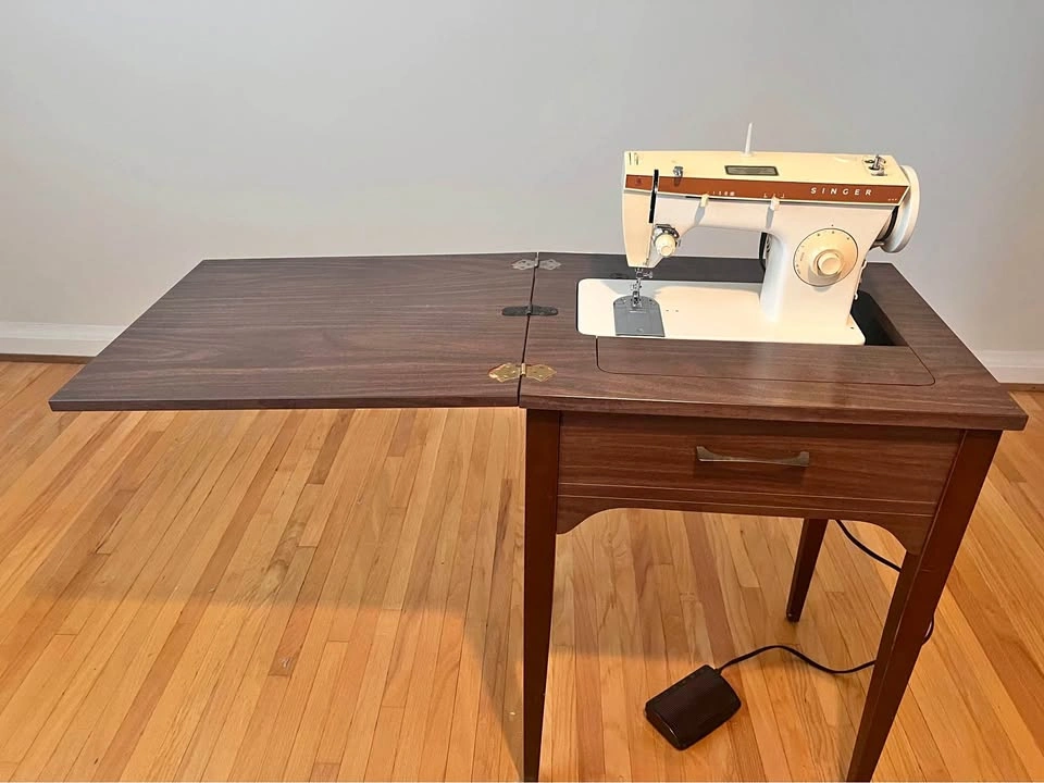 Singer Vintage Sewing Machine