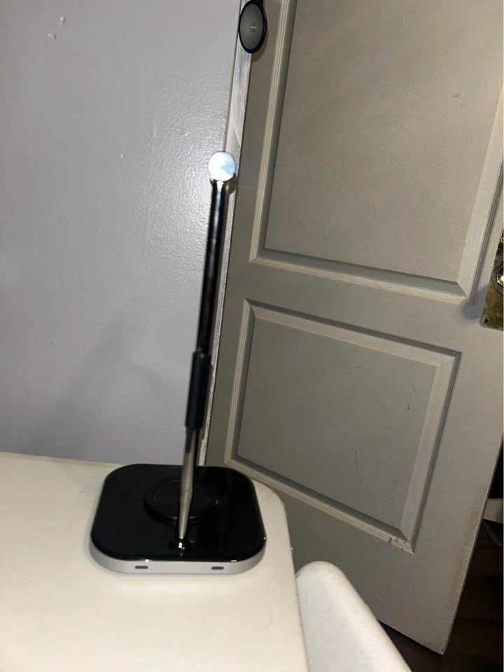 Satechi 2-in-1 AirPod Max Stand & MagSafe Charger - photo 2