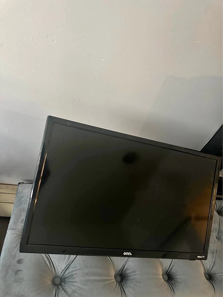 Onn 24” Roku Smart Tv