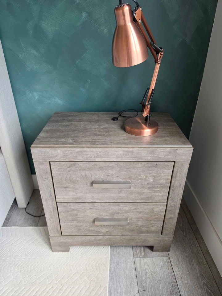 Set of 2 Modern Nightstands - photo 2