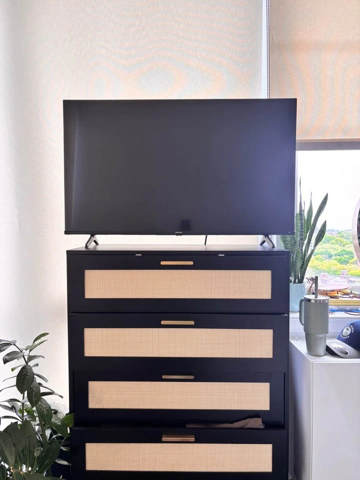 43inch Hisense Fire TV - photo 2