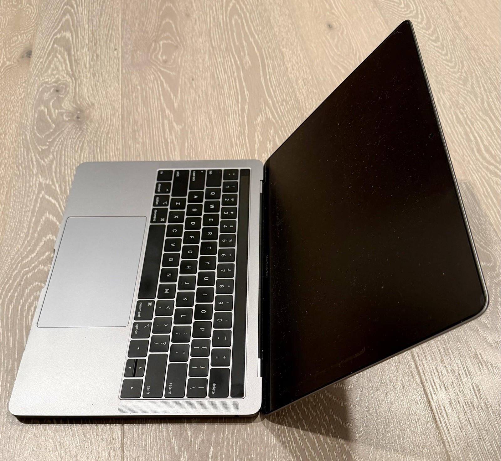 Apple MacBook Pro 13" 2019 i5 1.4GHz 8GB 256GB SSD Touch Bar Gra - photo 3