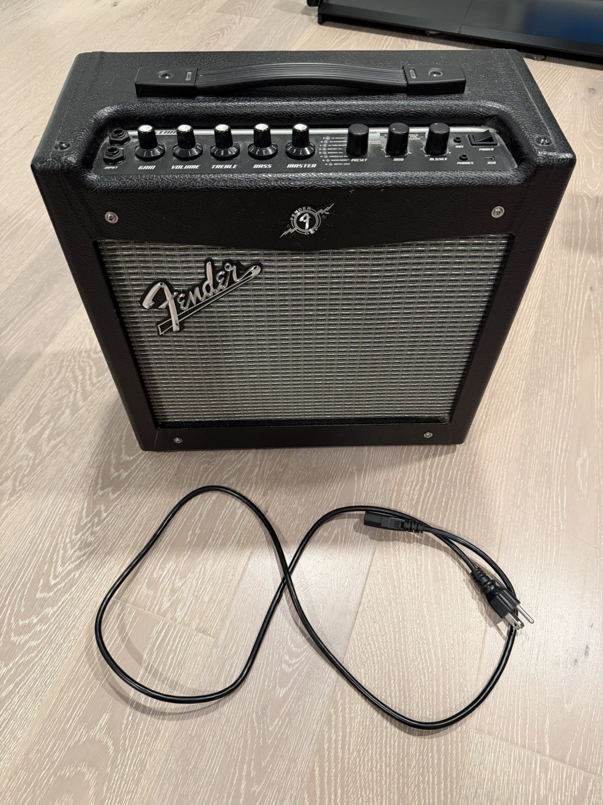 Fender Mustang I (V.2) 20W Modeling Guitar Amp - photo 4