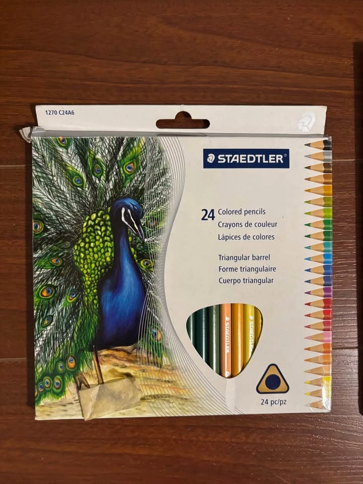 Art Supplies Bundle - photo 2
