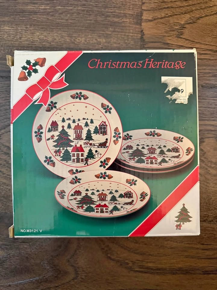 Christmas Heritage Plates (4)