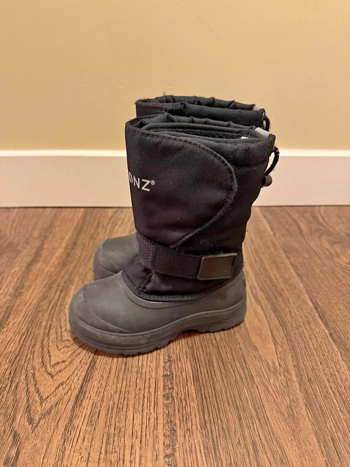 Stonz Trek 11T Black Winter Boots