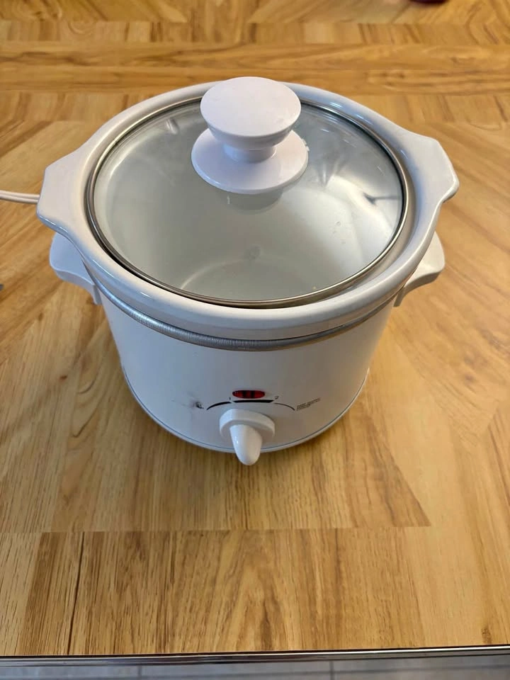 Crock pot // Slow cooker