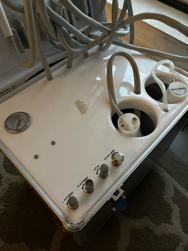 Portable Dental Unit - Good Working Condition - photo 2