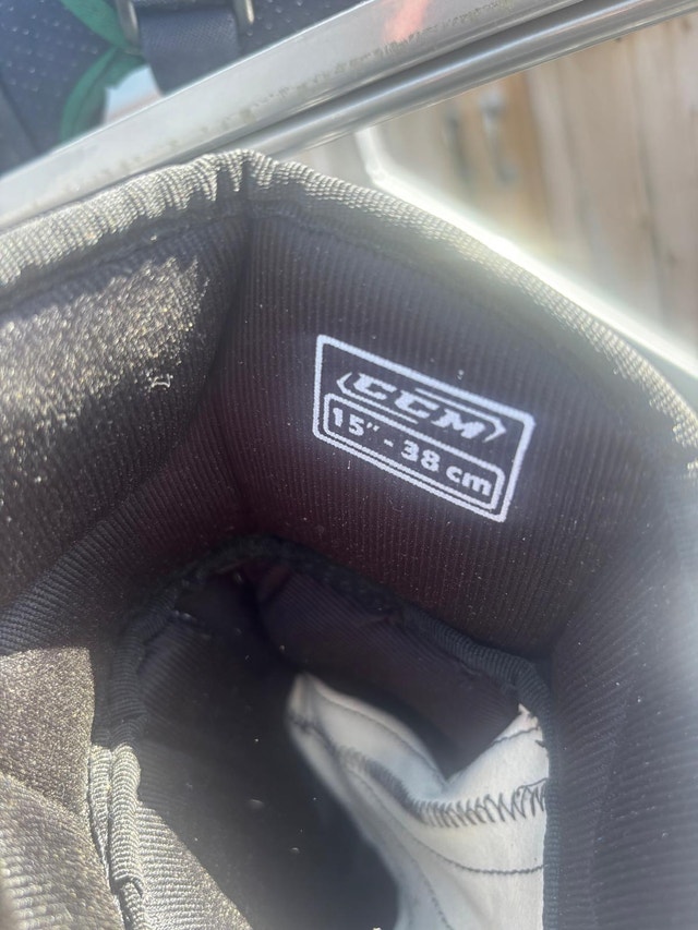 CCM Hockey Gloves - Size 15" (38 cm) - photo 2