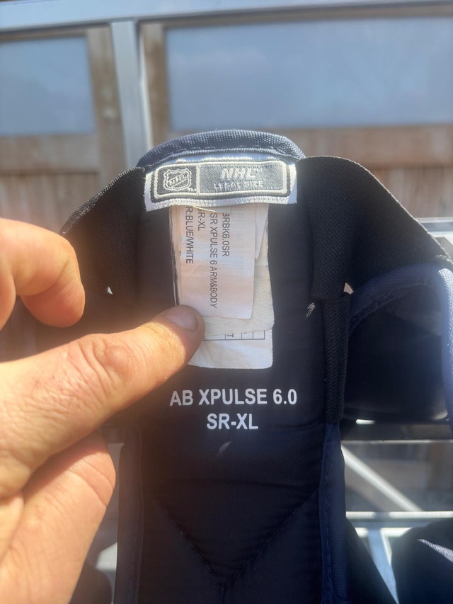 Reebok XPulse 6.0 Chest Protector - Great Condition - photo 3