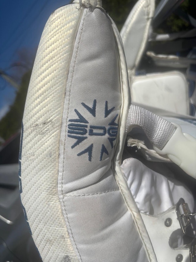 Simmons 993 Goalie Pads - 32+2 inches - photo 4