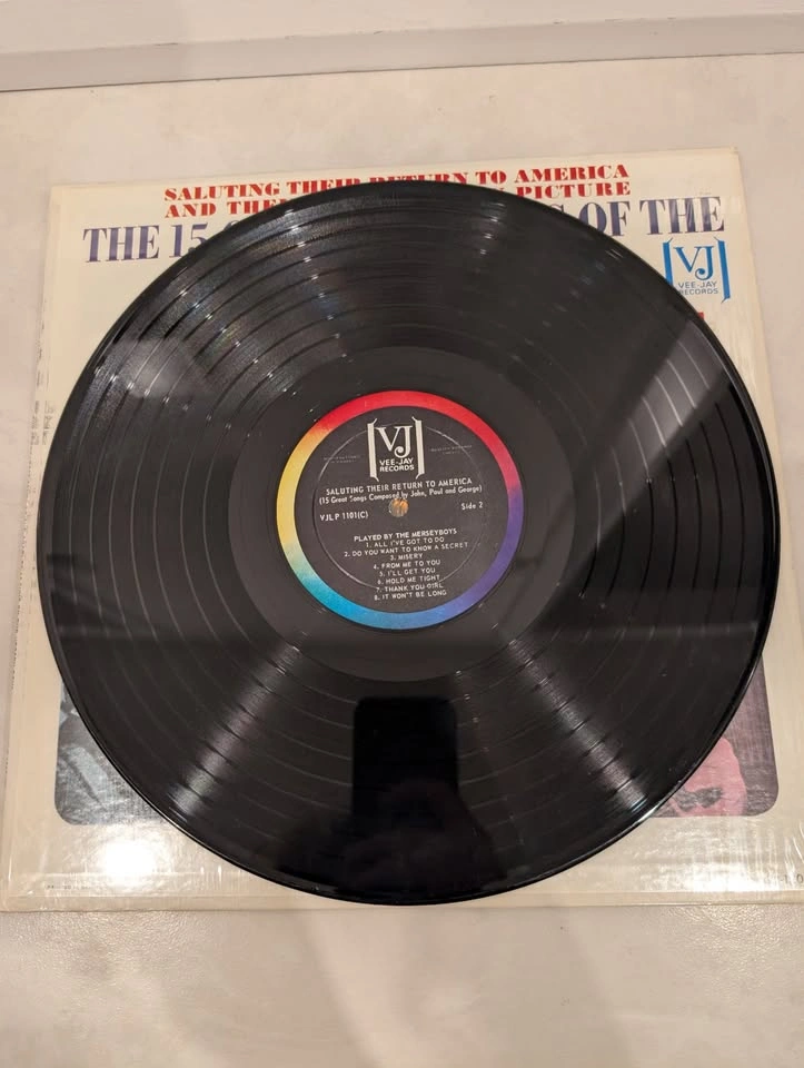 Vintage 1964 Beatles "15 Greatest Songs" Vinyl LP (VJ-1101) - photo 5
